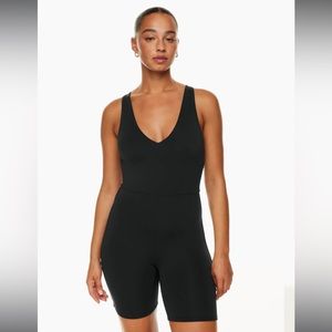 Babaton Aritzia Contour V-neck Romper
